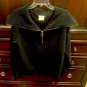Gently worn Varley sweatshirt  retails $158.